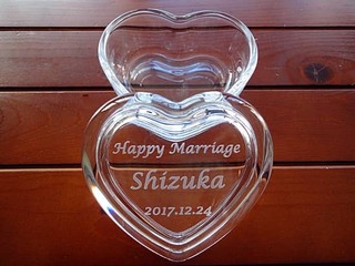 結婚祝いのプレゼント用の小物入れ