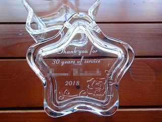 uThank you for 30 years of serviceAiNΑ҂̖Ov𒤍AΑ30N̕\LOip̃KX