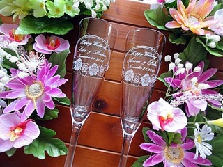 結婚祝いのプレゼント用の名入れシャンパングラス