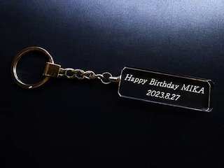 uHappy BirthdayA鑊̖Oƒa̓tv𒷎D^̃KXɒAav[gp̃L[z_[