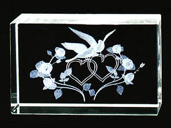 ���O�ƃ��b�Z�[�W�𒤍��ł���K���X�̃I�u�W�F�i3D�A�[�g�O���X�jA-10 ���u�o�[�h