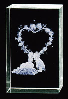 ���O�ƃ��b�Z�[�W�𒤍��ł���K���X�̃I�u�W�F�i3D�A�[�g�O���X�jA-6 ���g���E�F�f�B���O