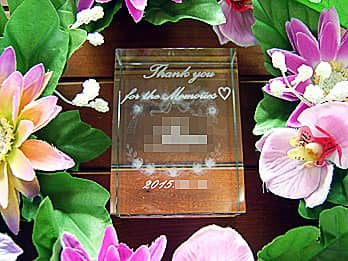 ���ƋL�O�i�p�̃K���X���I�u�W�F