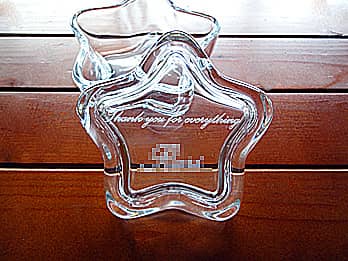 �uThank you for everything�A��������̖��O�v���W�ɒ��������A���̓��̃v���[���g�p�̃K���X����������