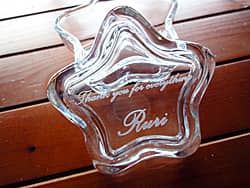 �uThank you for everything�A�ސE������̖��O�v���W�ɒ��������A��N�ސE�̃v���[���g�p�̃K���X����������