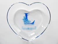 �u���S�}�[�N�v�𒆉��ɒ��������A�G�X�e�e�B�b�N�T�����̎��N�j���p�̃g���C�^�K���X����������