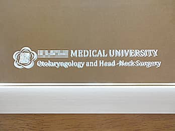 �Z�͂Ɗw�Z���𒤍������A������ŉ��t�֑��鋾