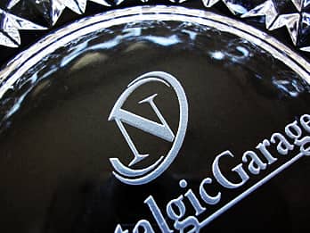 �K���X���D�M�̒�ʂɒ����������S�}�[�N�̃N���[�Y�A�b�v�摜