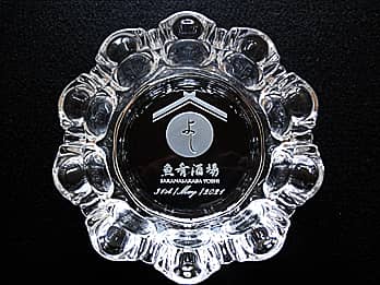 ���H�X�̃��S�}�[�N���ʂɒ��������K���X���D�M