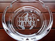 �o�[�̃��S�}�[�N�𒤍������A���N�j���p�̊D�M