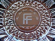 ��Ђ̃}�[�N�𒤍������A�n���L�O�i�p�̊D�M