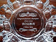 �uCongratulations�A�X���v���ʂɒ��������A���X�̎��N�j���̃v���[���g�p�̊D�M