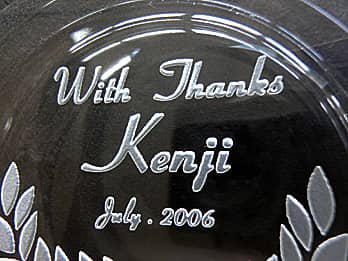 �K���X���D�MAT-1�̒�ʂɒ��������A�u���b�Z�[�W�E���O�E���t�v�̃N���[�Y�A�b�v�摜