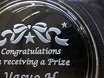 �N���A�K���X���̊D�MAT-4�̒�ʂɒ��������A�u���j�����b�Z�[�W�A���O�A���t�v�̃N���[�Y�A�b�v�摜