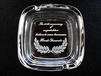 ���O�ƃ��b�Z�[�W�𒤍������D�M