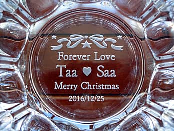�uForever love�A�J�b�v���̖��O�AMerry Christmas�A�N���X�}�X�̓��t�v���ʂɒ��������A�N���X�}�X�v���[���g�p�̃K���X���D�M