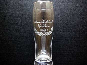 �uHappy Birthday�A���鑊��̖��O�A�a�����̓��t�v�𑤖ʂɒ��������A�a�����v���[���g�p�̃r�A�O���X