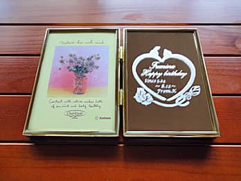 ���q���܂��f�U�C�������I���W�i���}�Ă𒤍������A�a�����v���[���g�p�̃u�b�N�^�ʐ^����