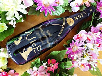 �I���W�i���f�U�C�����{�g�����ʂɒ��������A�o�����^�C���f�[�̃v���[���g�p�̃V�����p��