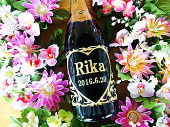 �Ԃ����̖��O�Ɛ��N�������{�g�����ʂɒ��������A�o�Y�j���p�̃V�����p��