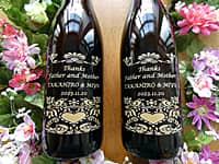 �uThanks Father and Mother�A�V�Y�ƐV�w�̖��O�A�������̓��t�v���ꏡ�r�̑��ʂɒ��������A�V�Y�ƐV�w���炻�ꂼ��̗��e�֑�����{��