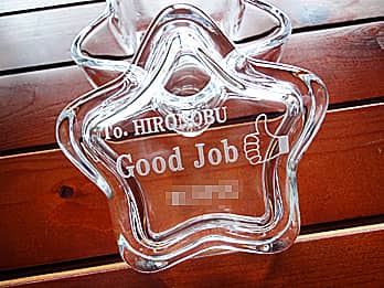 �T���Y�A�b�v�̃C���X�g���W�ɒ��������A���`�̃K���X����������E�A�N�Z�T���[�P�[�X