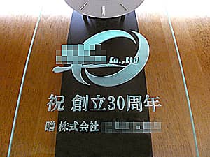 ���S�}�[�N�ƃ��b�Z�[�W��O�ʃK���X�ɒ�������������|�����vCL-1