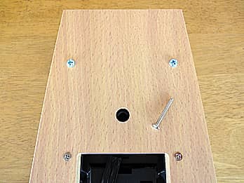 ������|�����vCL-2�̗����㕔�ɋ󂢂Ă��錊�ƁA�|�����v�ɕt�����Ă���l�W�̉摜