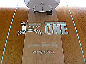 ���S�}�[�N�Ɠ��t��O�ʃK���X���ɒ�������������|�����vCL-2