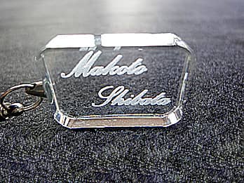 �X�g���b�vCS-2�ɕt���Ă���K���X���ɒ��������A�u���O�v�̃N���[�Y�A�b�v�摜