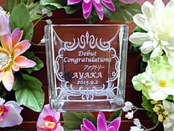 �u�������A�����܁A���t�v�𑤖ʂɒ��������A�Г����N���G�[�V�����̏ܕi�p�̃K���X�Ԋ�