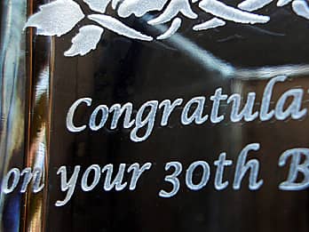 ������Ԋ�FV-2�̑��ʂɒ����������b�Z�[�W�̃N���[�Y�A�b�v�摜