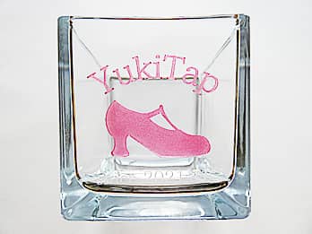 ��������ԐF�ɒ��F����������Ԋ�FV-2�̉摜