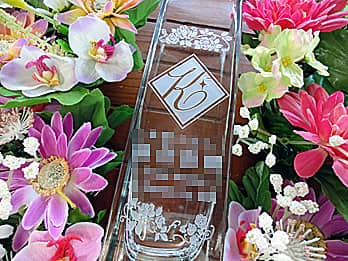 �u��Ђ̃��S�}�[�N�A���j�����b�Z�[�W�A���鑊��̖��O�v�𑤖ʂɒ��������A�A�C�j���p�̃t�����[�x�[�X