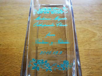 �N���j�b�N�̖��O�A�����̖��O�A�J�@���̓��t�𑤖ʂɒ��������A�N���j�b�N�̊J�@�j���p�̃t�����[�x�[�X