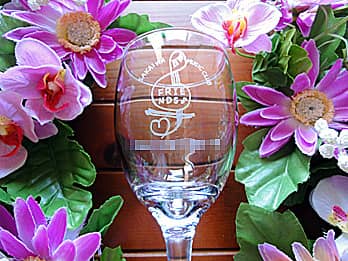 �u���q�l���f�U�C�������C���X�g�Ƒ��鑊��̖��O�v�𑤖ʂɒ��������A�z���C�g�f�[�̃v���[���g�p�̃O���X