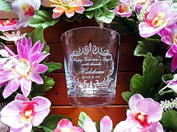 �u���b�Z�[�W�A���鑊��̖��O�A�o�����^�C���f�[�̓��t�v�𑤖ʂɒ��������A�o�����^�C���f�[�̃v���[���g�p�̃O���X