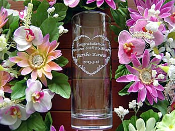 ���j�����b�Z�[�W�A���鑊��̖��O�A�a�����̓��t�𑤖ʂɒ��������A�җ�j���p�̃^���u���[�O���XG-17