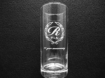 ���X�̃��S�}�[�N�Ƃ��j�����b�Z�[�W�𑤖ʂɒ��������A���N�j���p�̃^���u���[�O���XG-17