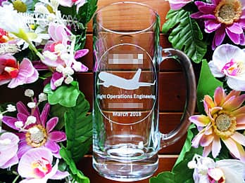 ��s�@�̃C���X�g�ƑސE������̖��O�𑤖ʂɒ��������A��N�ސE�̂��j���i�p�̃r�A�W���b�L