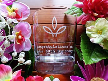 ���S�}�[�N�𑤖ʂɒ����������b�N�O���XG-10