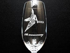 ���S�}�[�N�ƃ��b�Z�[�W�𑤖ʂɒ��������s���X�i�[�O���XG-6