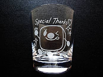 ���q�l���f�U�C�������I���W�i���}�Ă𑤖ʂɒ��������O���X