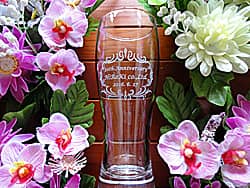 �u30th anniversary�A��Ж��A���t�v�𑤖ʂɒ��������A��Ђ̎��N�L�O�i�p�̃r�A�O���X