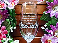 �u10th anniversary�A��w�ƌ������̖��O�v�𒤍������A��w�̌������̎��N�j���p�̖�����O���X