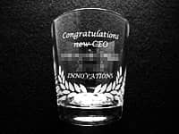 �uCongratulations�ANew CEO�A���O�A��Ж��v�𑤖ʂɒ��������ACEO�A�C�j���p�̃��b�N�O���X