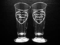 �uThe wedding anniversary�A�U�ߗl�Ɖ����܂̖��O�A���t�v�𒤍������A�����L�O���j���p�̃O���X