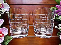 �uThanks Father & Mother�A�V�Y�ƐV�w�̖��O�A�������̓��t�v�𒤍��������e�֑��閼���ꃍ�b�N�O���X