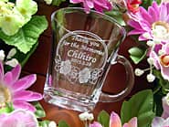 �uThank you for the memories�A�搶�̖��O�A���t�v�𒤍������A���Ɛ�����S�C�̐搶�ւ̃v���[���g�p�̃K���X���e�B�[�J�b�v