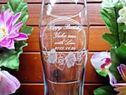 �uHappy birthday�A���O�A���t�v�𑤖ʂɒ��������A�ގ��ւ̒a�����v���[���g�p�̃r�A�O���X